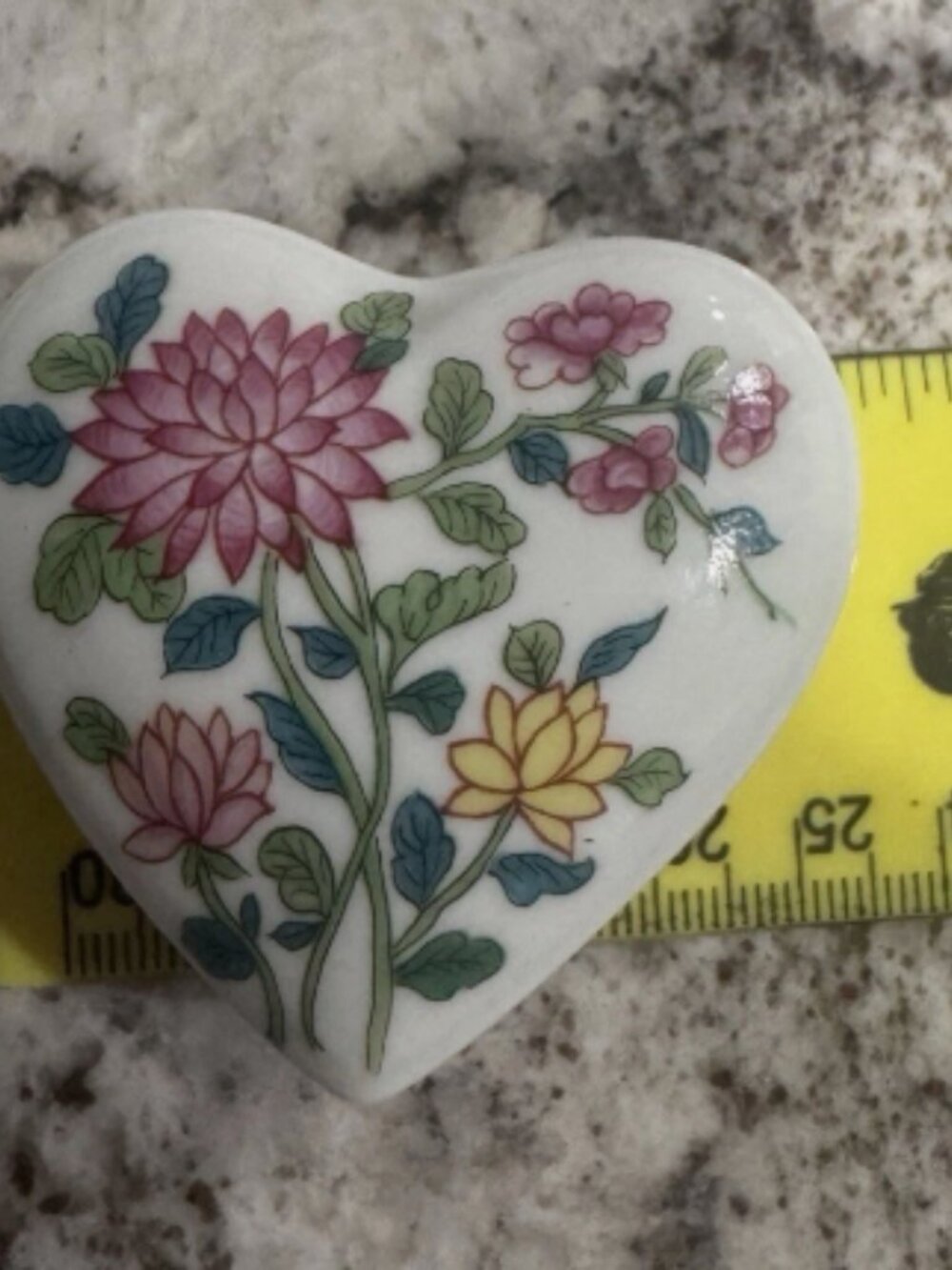Porcelaine de Paris Heart Trinket Box Decor Chrysantheme French Porcelain